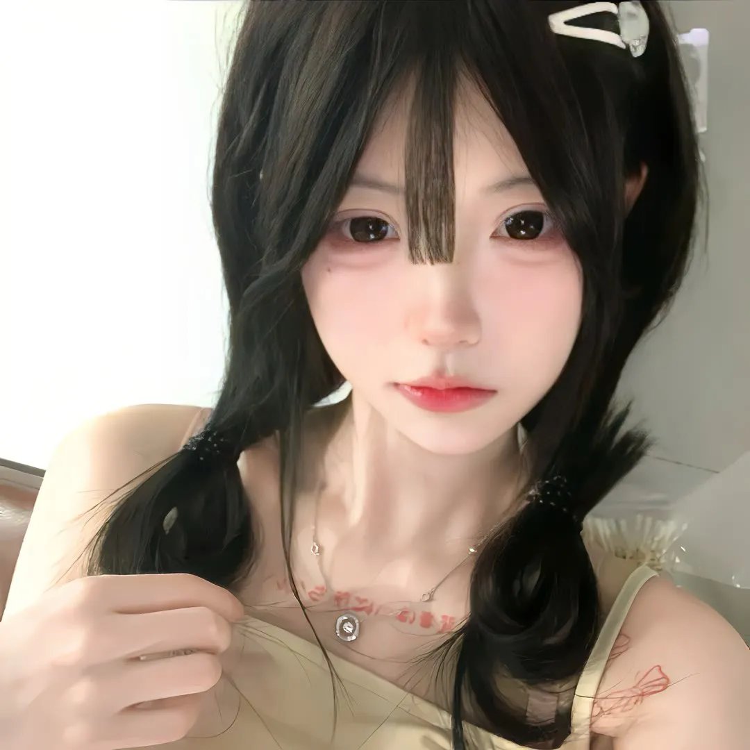 当红小花被曝深夜密会神秘女子，深夜演唱会后台画面流出